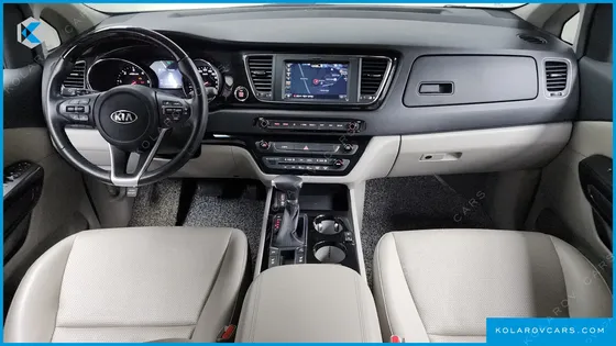 KIA CARNIVAL 9-SEATER OUTDOOR