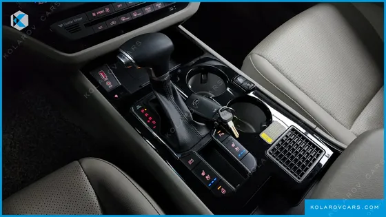 KIA CARNIVAL 9-SEATER OUTDOOR
