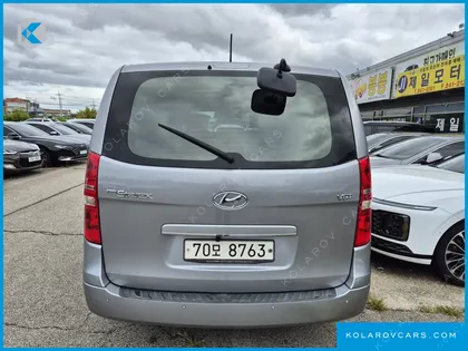 HYUNDAI STAREX WAGON 11-SEATER