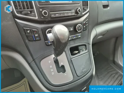 HYUNDAI STAREX WAGON 11-SEATER