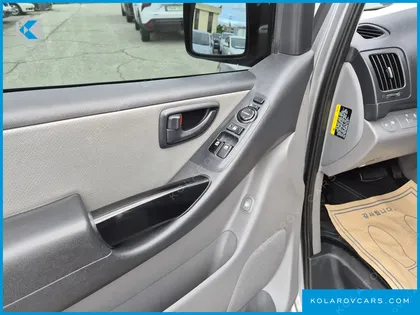 HYUNDAI STAREX WAGON 11-SEATER