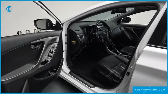 HYUNDAI ELANTRA (AVANTE) 1.6 GDI SMART