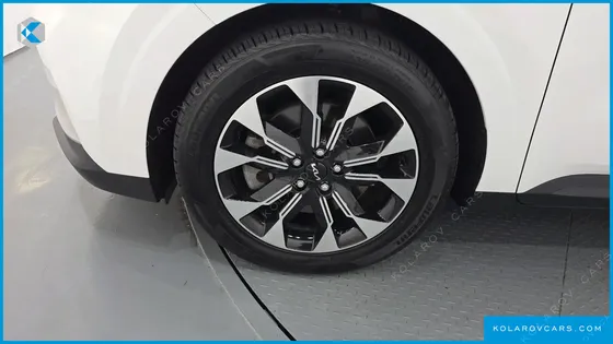 KIA CARNIVAL DIESEL 9-SEATER PRESTIGE