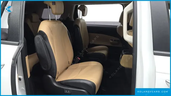 KIA CARNIVAL DIESEL 9-SEATER PRESTIGE