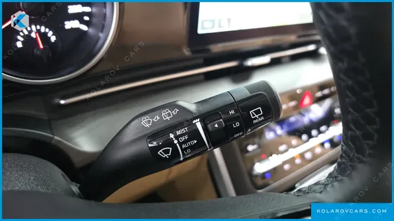 KIA CARNIVAL DIESEL 9-SEATER PRESTIGE
