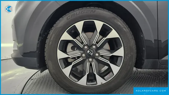 KIA CARNIVAL DIESEL 9-SEATER PRESTIGE