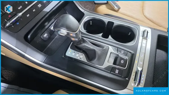 KIA CARNIVAL DIESEL 9-SEATER PRESTIGE
