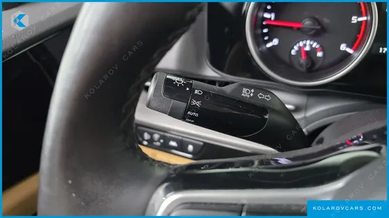 KIA CARNIVAL DIESEL 9-SEATER PRESTIGE