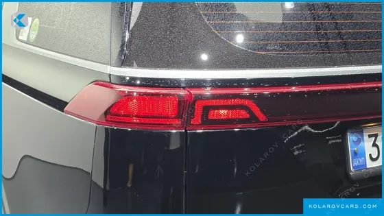 KIA CARNIVAL DIESEL 9-SEATER PRESTIGE