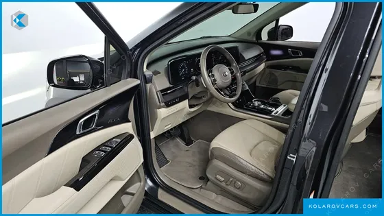 KIA CARNIVAL DIESEL 9-SEATER SIGNATURE