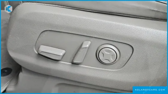 KIA CARNIVAL DIESEL 9-SEATER SIGNATURE