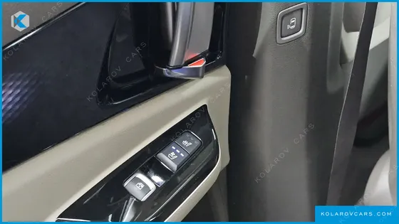 KIA CARNIVAL DIESEL 9-SEATER SIGNATURE