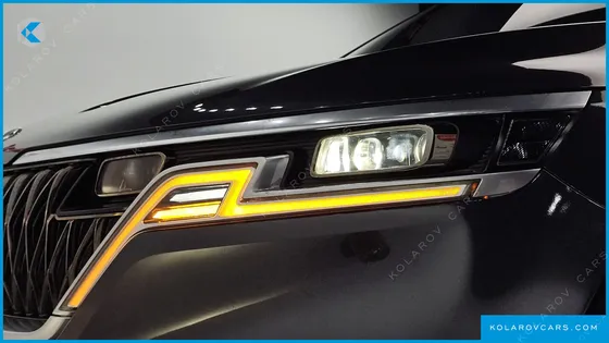 KIA CARNIVAL DIESEL 9-SEATER SIGNATURE