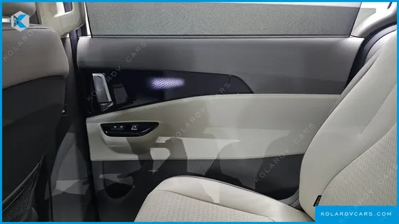 KIA CARNIVAL DIESEL 9-SEATER SIGNATURE