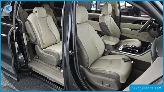 KIA CARNIVAL DIESEL 9-SEATER SIGNATURE