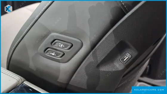 KIA CARNIVAL DIESEL 9-SEATER SIGNATURE