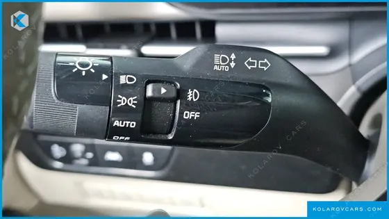 KIA CARNIVAL DIESEL 9-SEATER SIGNATURE