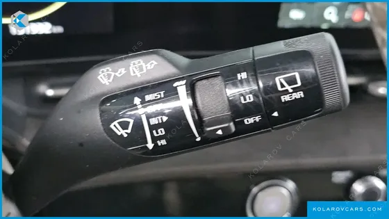 KIA CARNIVAL DIESEL 9-SEATER SIGNATURE