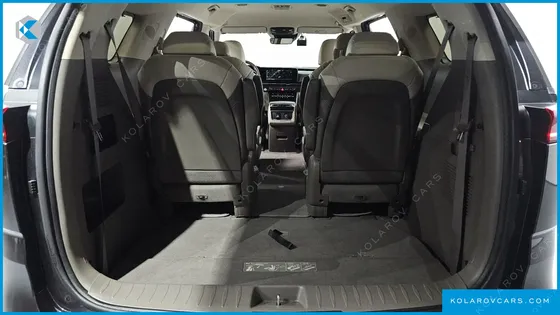 KIA CARNIVAL DIESEL 9-SEATER SIGNATURE