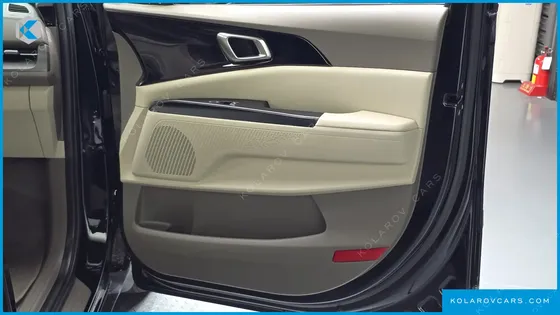 KIA CARNIVAL DIESEL 11-SEATER PRESTIGE