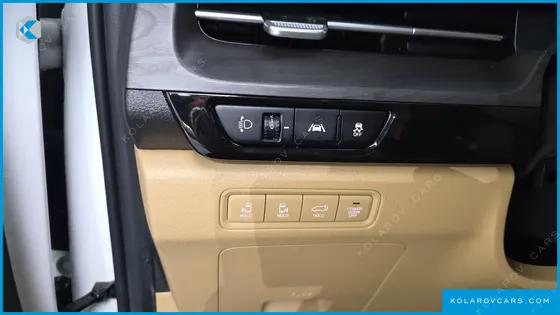 KIA CARNIVAL DIESEL 7-SEATER NOBLESSE