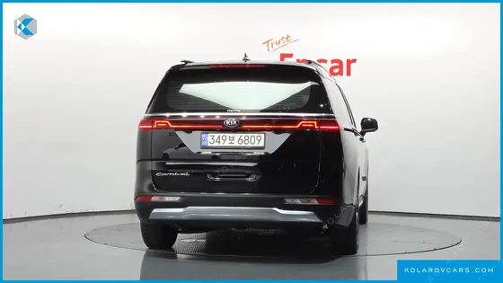 KIA CARNIVAL DIESEL 9-SEATER SIGNATURE