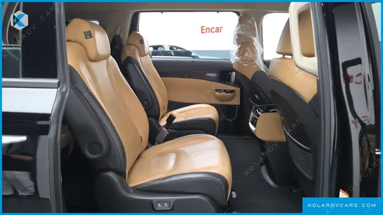 KIA CARNIVAL DIESEL 9-SEATER SIGNATURE