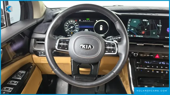 KIA CARNIVAL DIESEL 9-SEATER SIGNATURE