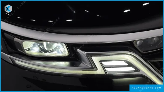 KIA CARNIVAL DIESEL 9-SEATER SIGNATURE