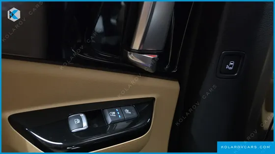 KIA CARNIVAL DIESEL 9-SEATER SIGNATURE