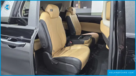 KIA CARNIVAL GASOLINE 11-SEATER PRESTIGE