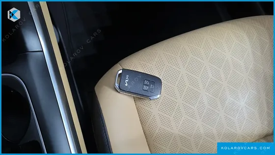 KIA CARNIVAL GASOLINE 11-SEATER PRESTIGE