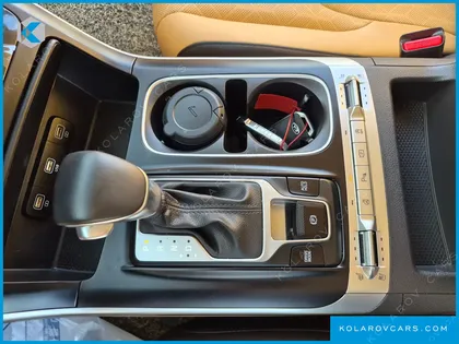 KIA CARNIVAL DIESEL 9-SEATER PRESTIGE