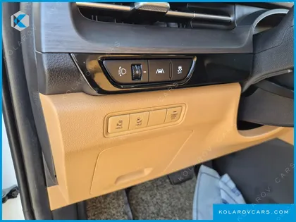 KIA CARNIVAL DIESEL 9-SEATER PRESTIGE