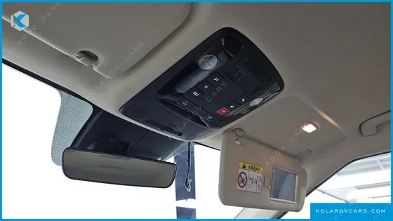 KIA CARNIVAL GASOLINE 9-SEATER PRESTIGE