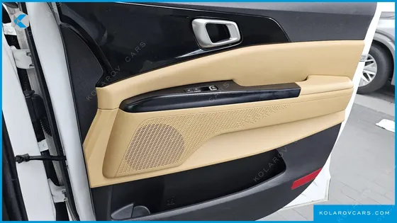 KIA CARNIVAL GASOLINE 9-SEATER PRESTIGE
