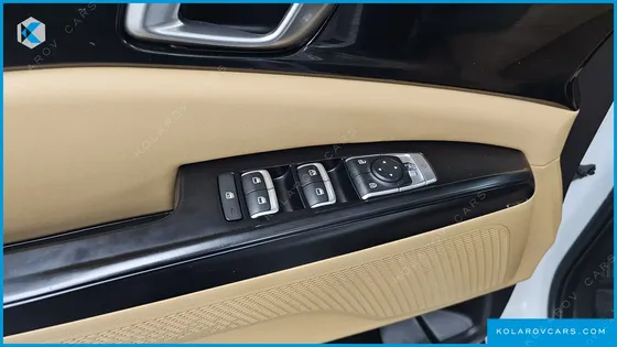 KIA CARNIVAL GASOLINE 9-SEATER PRESTIGE