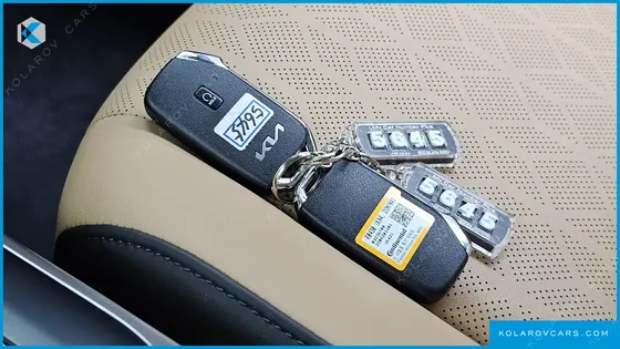 KIA CARNIVAL GASOLINE 9-SEATER PRESTIGE