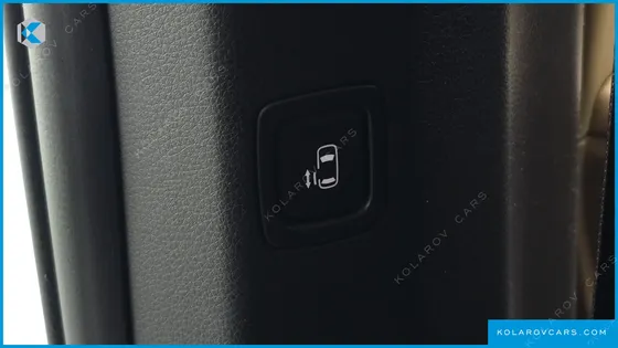 KIA CARNIVAL DIESEL 9-SEATER PRESTIGE