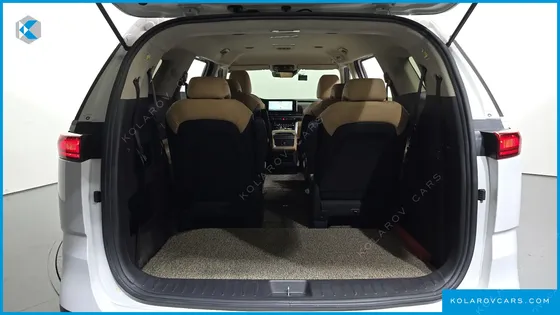 KIA CARNIVAL DIESEL 9-SEATER PRESTIGE