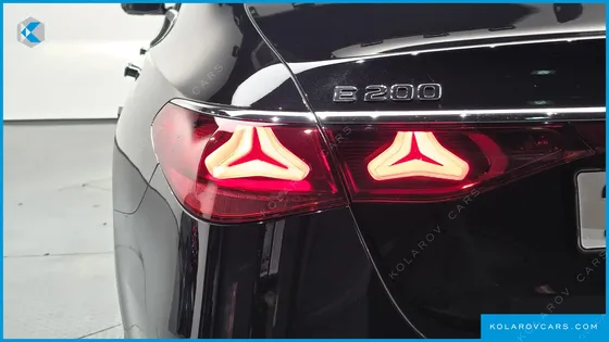 MERCEDES E-CLASS E200 AVANTGARDE