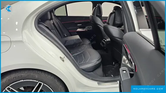 MERCEDES E-CLASS E300 4MATIC AMG LINE
