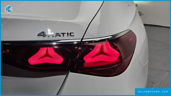 MERCEDES E-CLASS E300 4MATIC AMG LINE