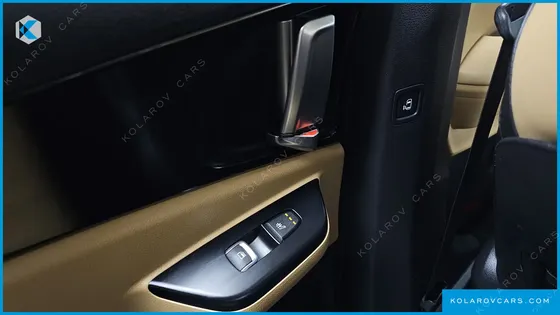 KIA CARNIVAL DIESEL 9-SEATER PRESTIGE
