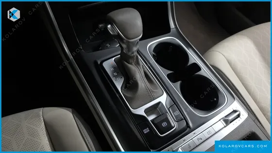 KIA CARNIVAL GASOLINE 11-SEATER PRESTIGE