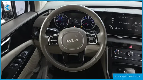 KIA CARNIVAL GASOLINE 11-SEATER PRESTIGE