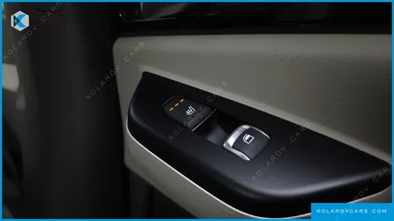 KIA CARNIVAL GASOLINE 11-SEATER PRESTIGE