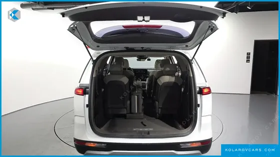 KIA CARNIVAL GASOLINE 11-SEATER PRESTIGE