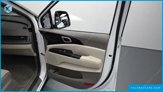KIA CARNIVAL GASOLINE 11-SEATER PRESTIGE