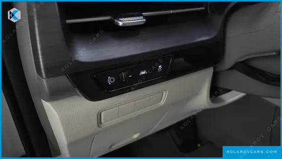 KIA CARNIVAL GASOLINE 11-SEATER PRESTIGE